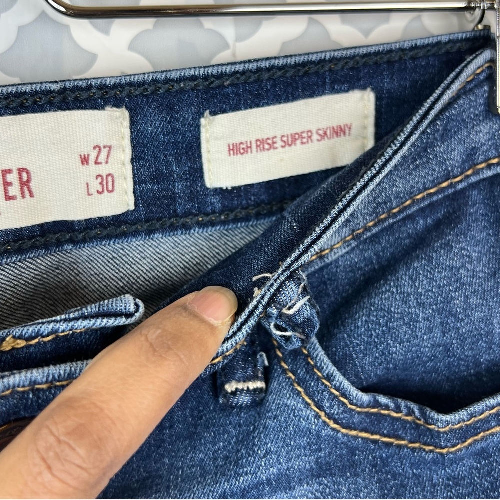 EUC Hollister High Rise Super Skinny Jeans - Picture 4 of 10